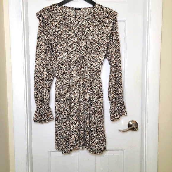 Zara Textured Dress With Ruffles TRF. M. - Picture 2 of 8